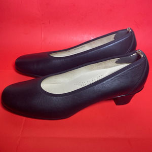 SAS Black Loafers Flats Leather Foam Womens Made in the USA Comfort Slip on 10 N